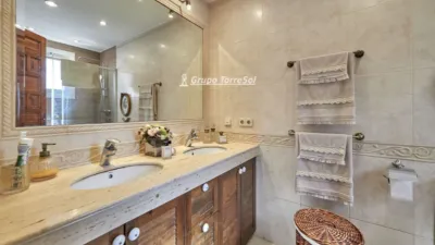 Townhouse for sale in Carrer d'Alorda Park photo 15