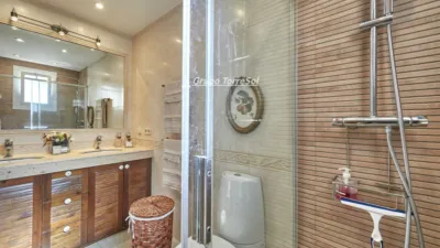 Townhouse for sale in Carrer d'Alorda Park photo 16