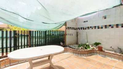 Chalet en alquiler en Carrer de Juan Vilar Arenes, Alameda Parc (Manises) de 1.700 €<span>/mes</span>
