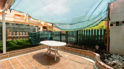 Chalet en alquiler en Carrer de Juan Vilar Arenes, Alameda Parc (Manises) de 1.700 €<span>/mes</span>