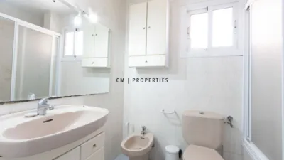Chalet en alquiler en Carrer de Juan Vilar Arenes, Alameda Parc (Manises) de 1.700 €<span>/mes</span>