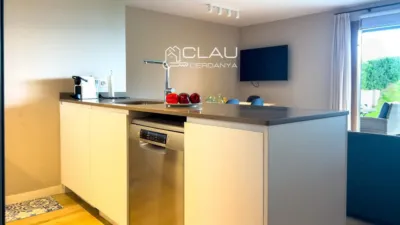 Piso en venta en Calle Rue de La Gare, Número 2, Sainte-Léocadie de 330.000 €