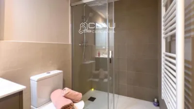 Piso en venta en Calle Rue de La Gare, Número 2, Sainte-Léocadie de 330.000 €
