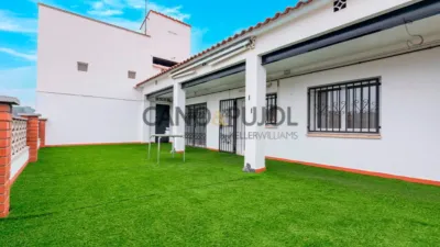 Chalet on Avinguda de l'Electricitat photo 17