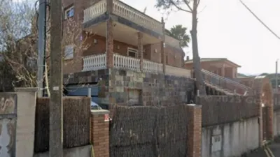 Chalet on Santa Coloma Farners Street (Ago photo 7