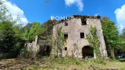 House in Sant Joan Les Fonts photo 2