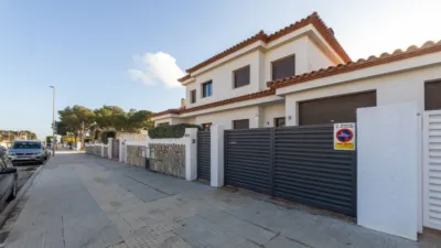Casa adosada en venta en Avinguda de Cadis, 87, cerca de Carrer de Valls, Miami Platja (Mont-roig del Camp) de 382.000 €