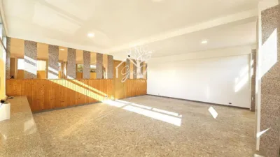 Local comercial en alquiler en Caranza - Vista 2