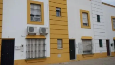 Terraced house on Calle Mercedes Amores photo 2