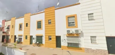 Terraced house on Calle Mercedes Amores photo 5