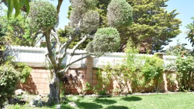Chalet on Carrer del Doctor Emile Roux photo 4