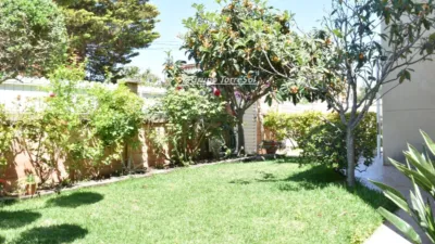 Chalet on Carrer del Doctor Emile Roux photo 5