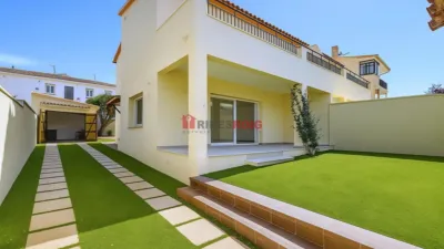 Terraced house in Nucli Urbà photo 4