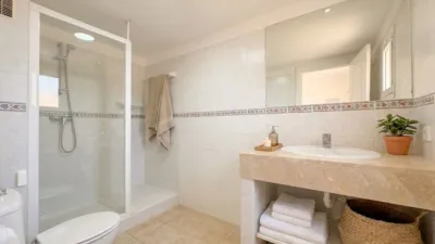 Duplex for sale in Puerto de Alcudia – First line of the lake with terrace and south-southeast orientation photo 14