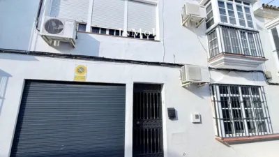 Terraced house on Rosalía de Castro Street photo 2