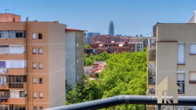 Top floor apartment in Sant Martí photo 36