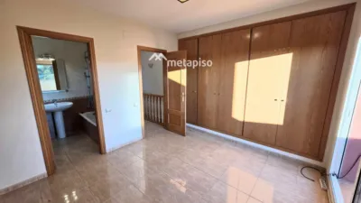 Semi-detached house on Carrer de les Palmeres photo 16