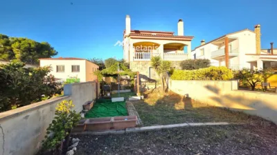 Semi-detached house on Carrer de les Palmeres photo 9