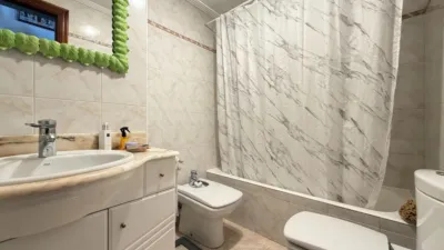 Casa adosada en venta en Villa Con Piscina, Lasarte (Lasarte-Oria) de 780.000 €