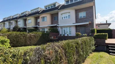 Casa adosada en venta en Villa Con Piscina, Lasarte (Lasarte-Oria) de 780.000 €