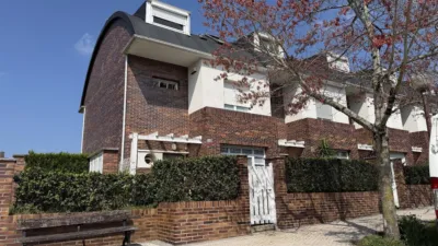 Casa adosada en venta en Villa Con Piscina, Lasarte (Lasarte-Oria) de 780.000 €