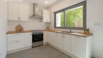 Semi-detached house in Av. Europa area photo 14