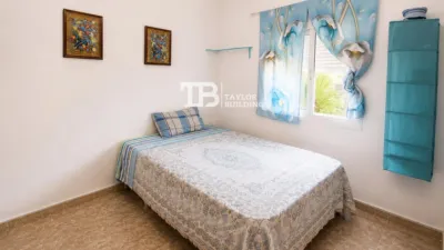 Apartment on Carrer d'Álvaro de Bazán photo 6