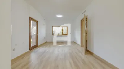Chalet in Villafranca del Castillo photo 14