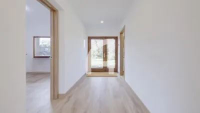 Chalet in Villafranca del Castillo photo 9