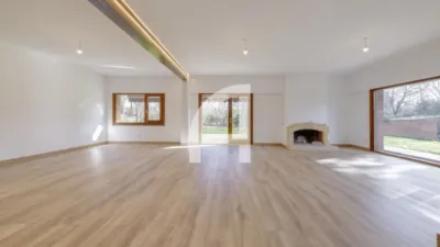 Chalet in Villafranca del Castillo photo 4