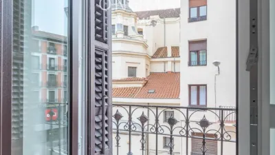 Apartment on Calle de la Colegiata photo 5