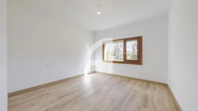 Chalet in Villafranca del Castillo photo 39
