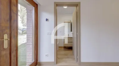 Chalet in Villafranca del Castillo photo 20