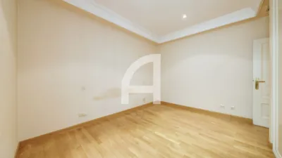 Apartment in Salamanca District photo 35