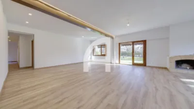 Chalet in Villafranca del Castillo photo 11
