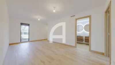 Chalet in Villafranca del Castillo photo 27