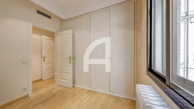 Apartment in Salamanca District photo 45