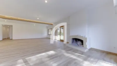 Chalet in Villafranca del Castillo photo 12