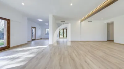 Chalet in Villafranca del Castillo photo 6