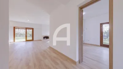 Chalet in Villafranca del Castillo photo 18
