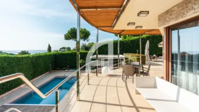 Chalet in Canyelles-La Montgoda photo 3