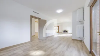 Chalet in Villafranca del Castillo photo 16