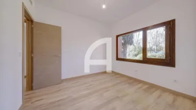 Chalet in Villafranca del Castillo photo 52