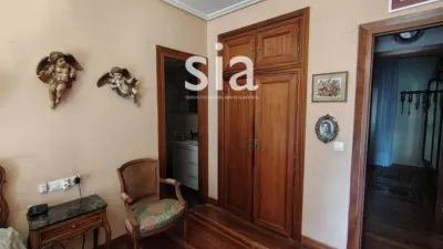 Apartment on Calle de Santiago Ramón y Cajal photo 18