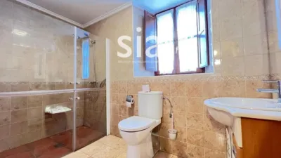 Chalet on Avenida del Gorbea photo 9