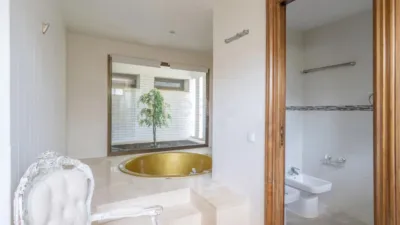 Chalet in La Moraleja photo 47
