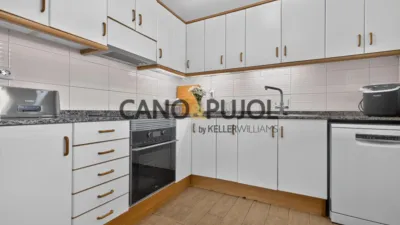 Penthouse on Carrer d'Antoni Sedó photo 32