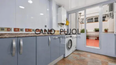 Apartment on Carrer del Consell de Cent photo 24