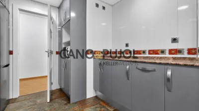 Apartment on Carrer del Consell de Cent photo 27