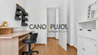 Apartment on Carrer del Consell de Cent photo 37